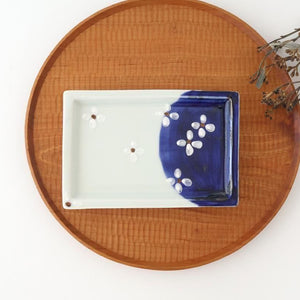 Small rectangular plate with indigo and seven flowers in gold leaf, porcelain, Hasami ware