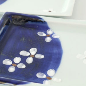 Small rectangular plate with indigo and seven flowers in gold leaf, porcelain, Hasami ware