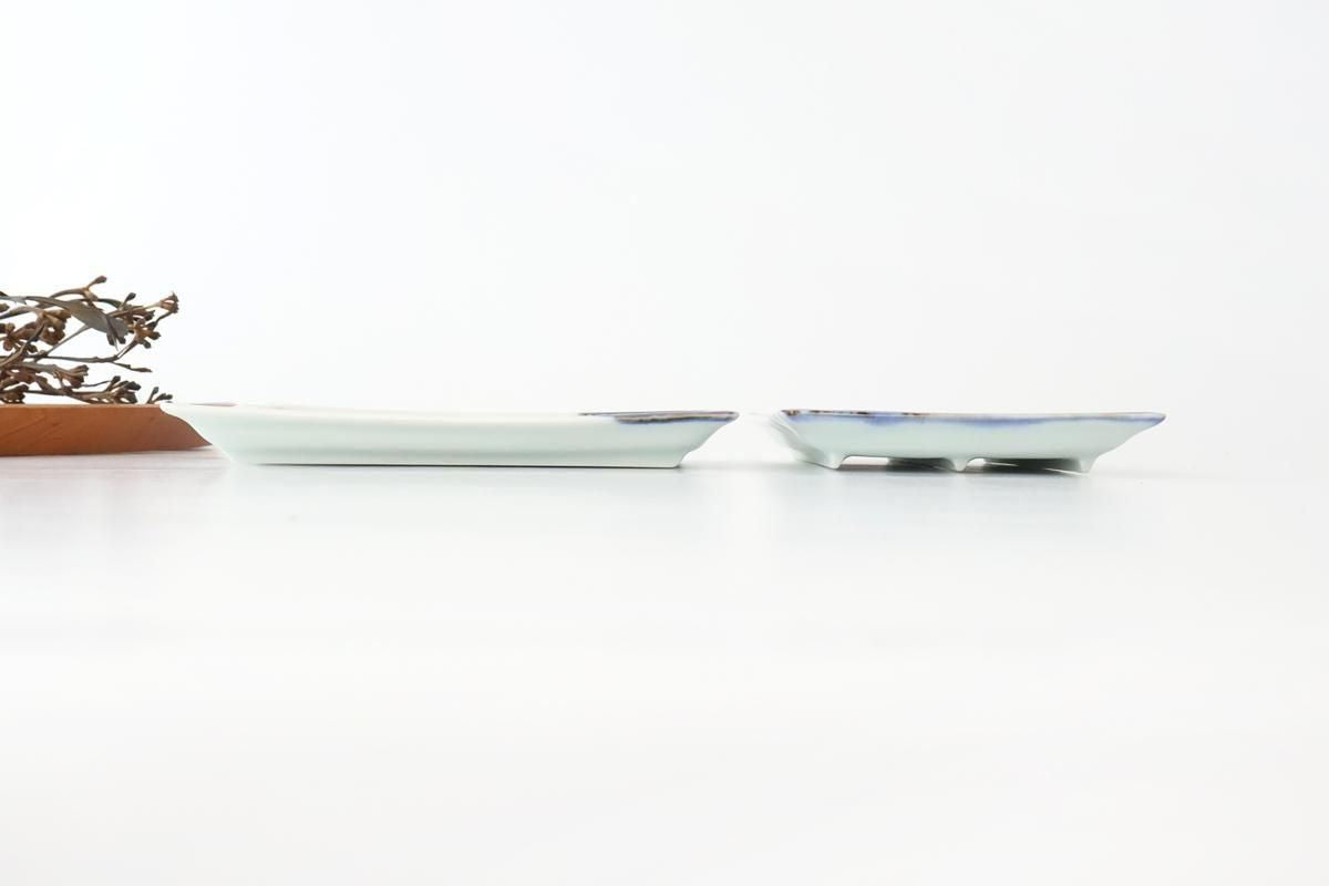 Small rectangular plate with indigo and seven flowers in gold leaf, porcelain, Hasami ware