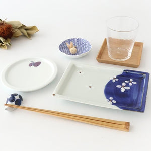 Small rectangular plate with indigo and seven flowers in gold leaf, porcelain, Hasami ware