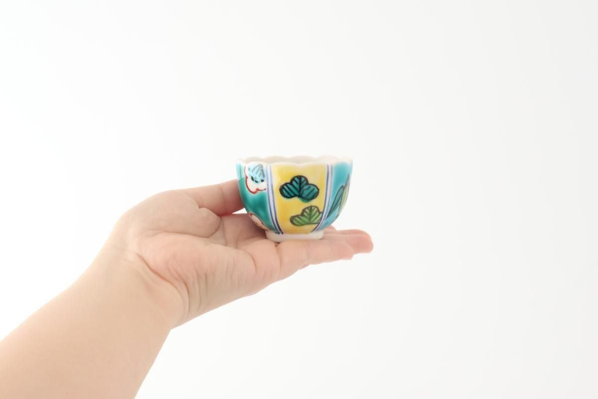 Biseki Kiln Chrysanthemum-shaped Bowl Shochikubai | Kobachi Kutani Ware