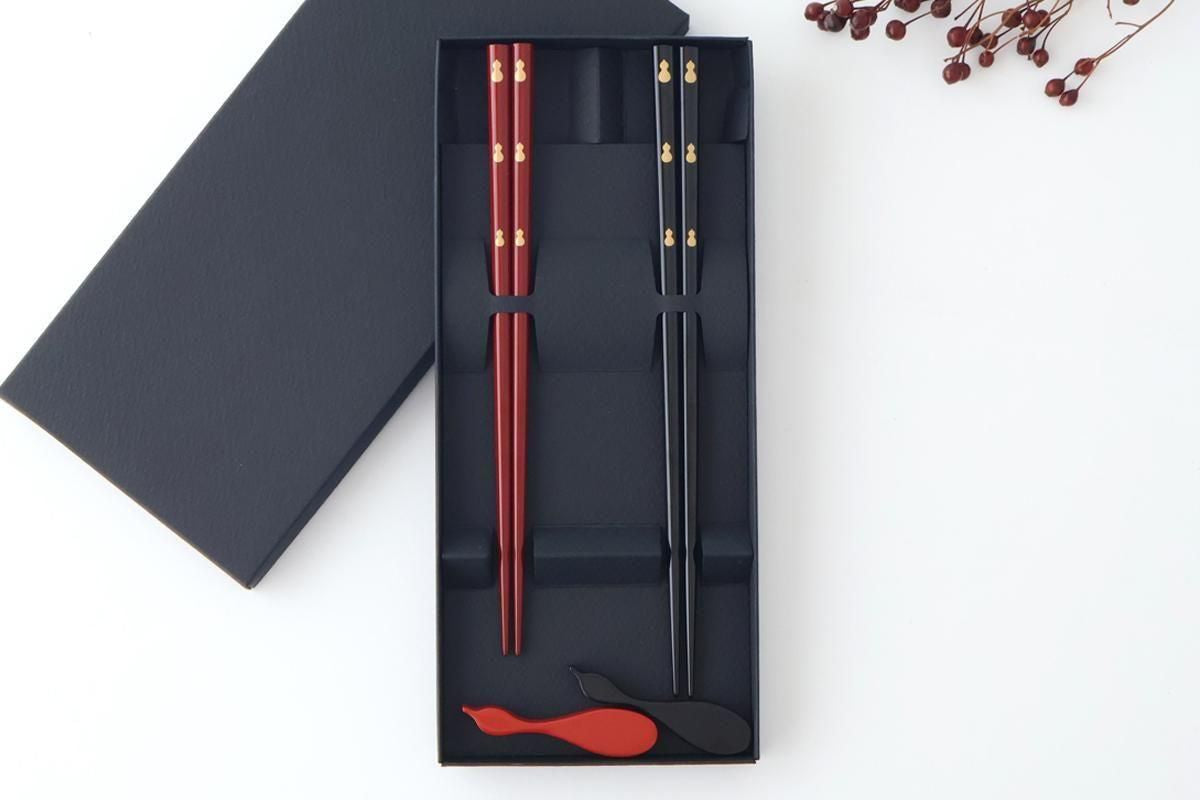 [Pair set] KORINDO Chopsticks and Chopstick Rests Gourd Pattern