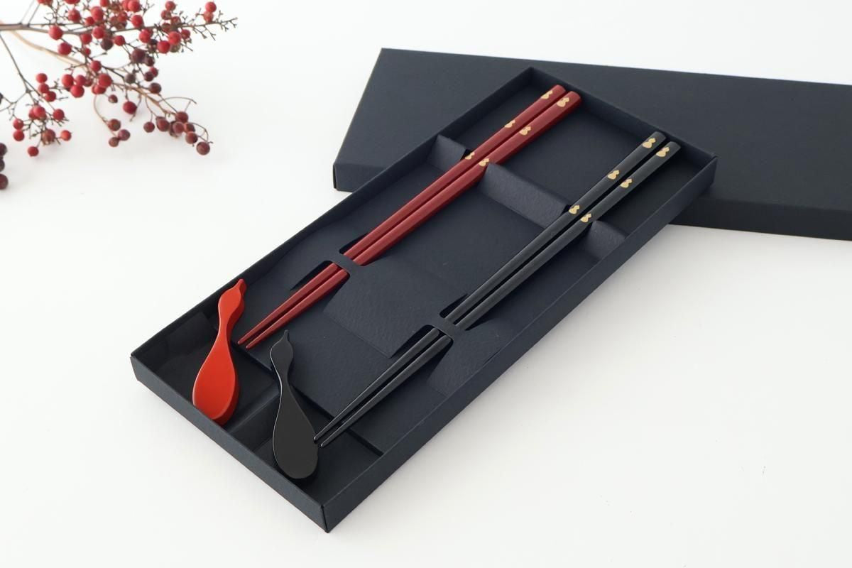 [Pair set] KORINDO Chopsticks and Chopstick Rests Gourd Pattern