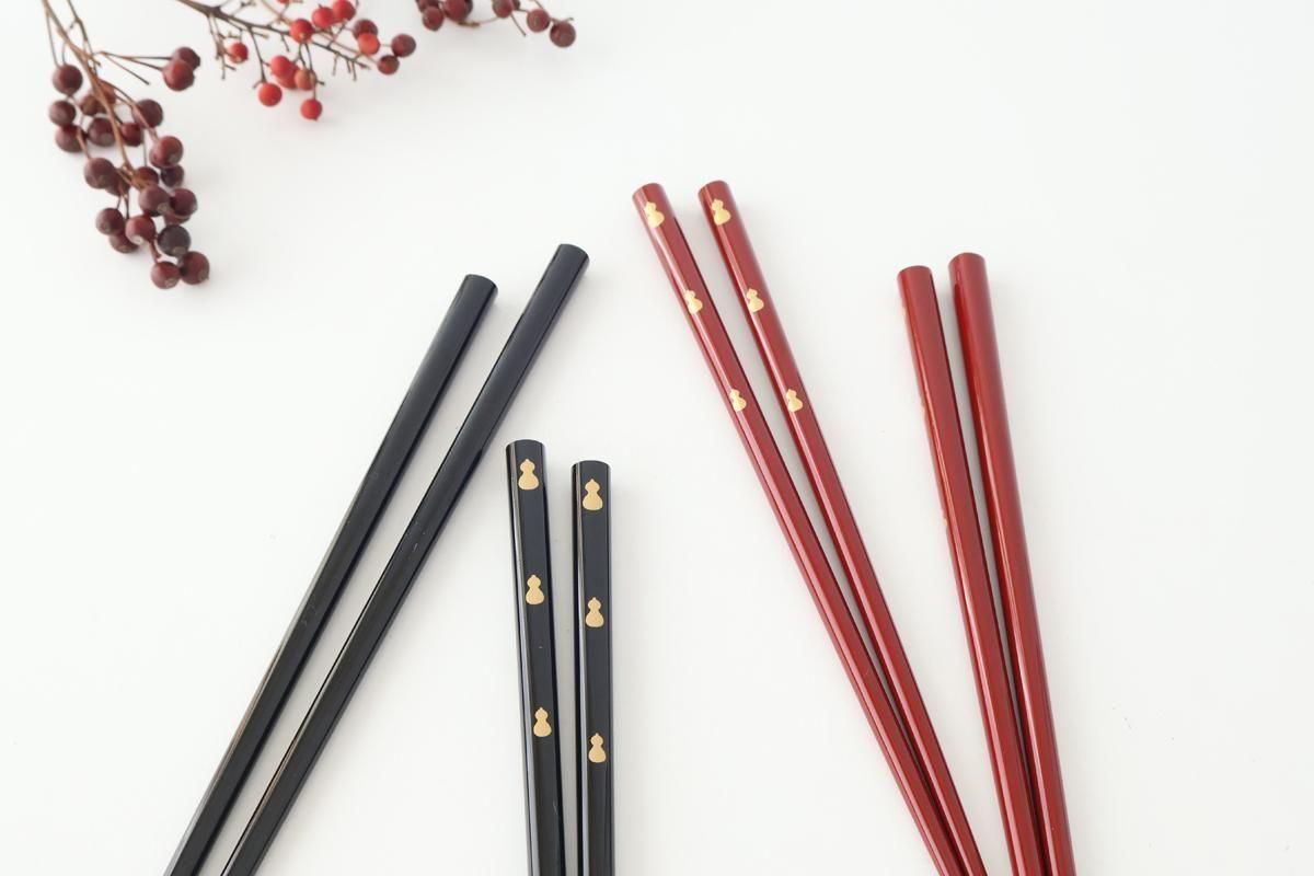 [Pair set] KORINDO Chopsticks and Chopstick Rests Gourd Pattern
