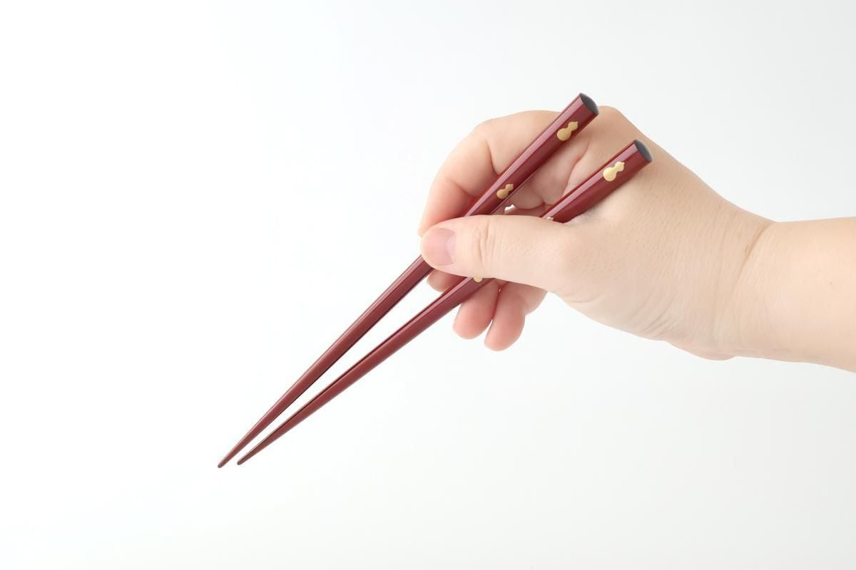 [Pair set] KORINDO Chopsticks and Chopstick Rests Gourd Pattern