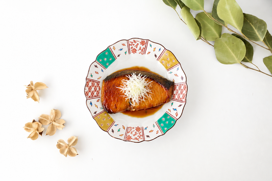 Kutani Bitoen Plate Kimono Design 1 9.5㎝/7.7in | Kutani Ware