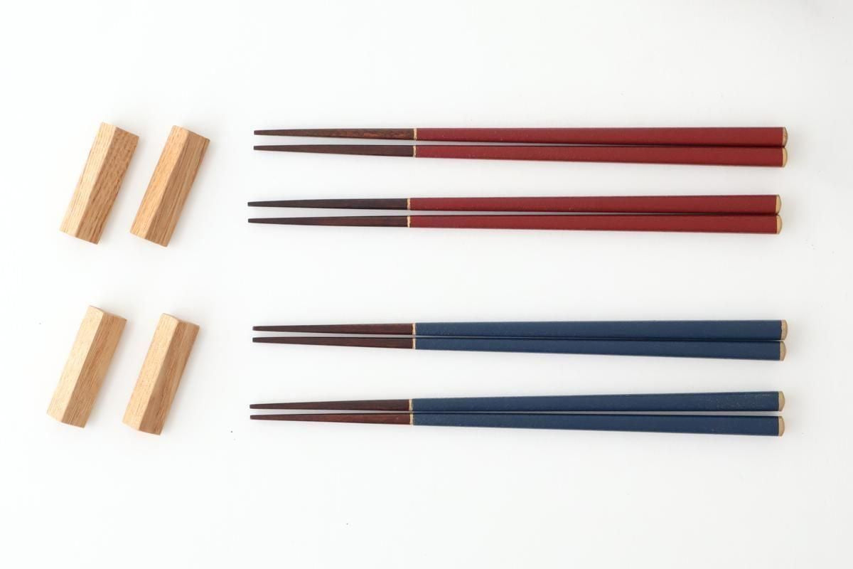 [Pair set] KORINDO Chopsticks and Chopstick Rests Black/Red with Gold Lines