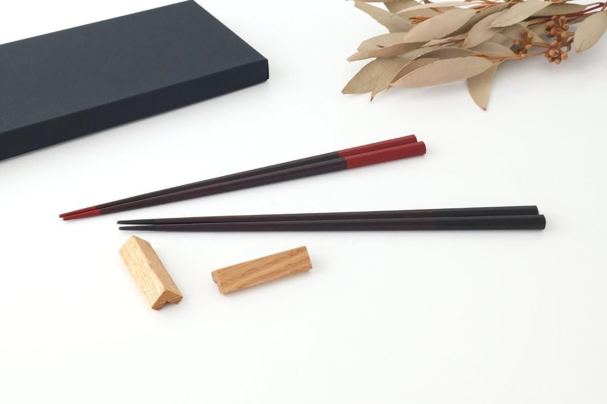 [Pair set] KORINDO  Black and Red Chopsticks and Wooden Chopstick Rests