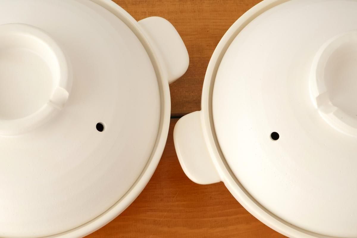 Kamoshika Dogu Store Donabe White Regular Size | Japanese Clay Pot