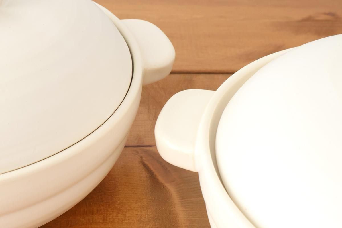 Kamoshika Dogu Store Donabe White Regular Size | Japanese Clay Pot