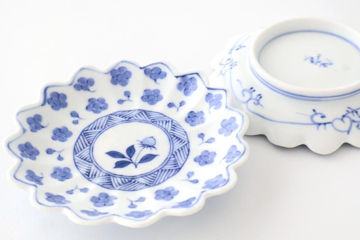 Chrysanthemum-shaped Sauce Plate Blue Plum | Arita Ware