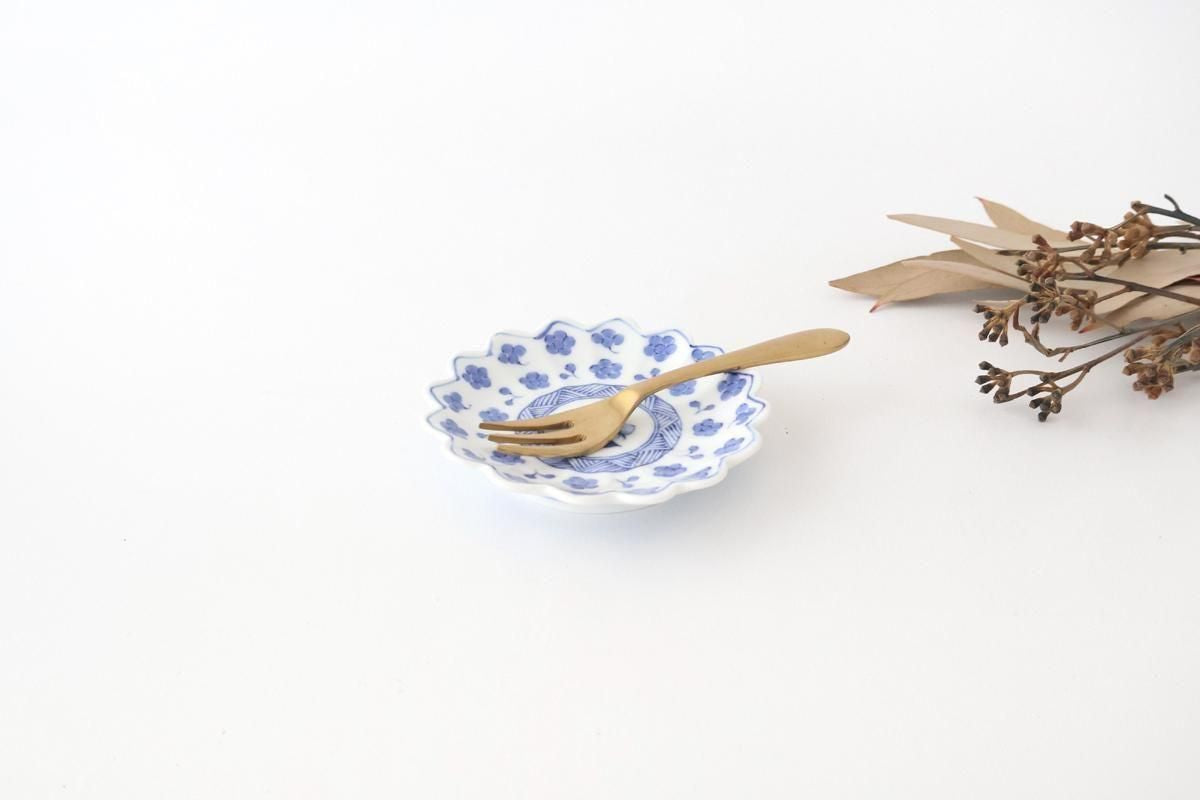 Chrysanthemum-shaped Sauce Plate Blue Plum | Arita Ware