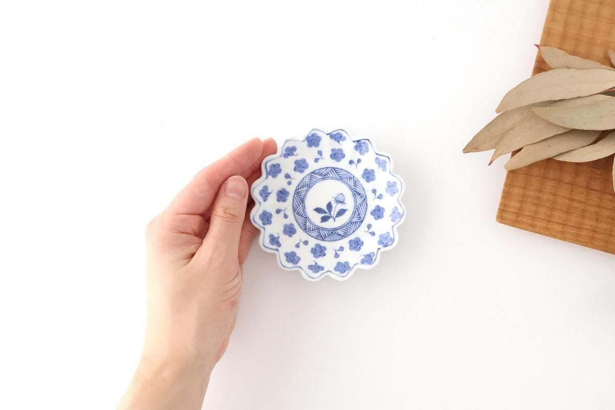 Chrysanthemum-shaped Sauce Plate Blue Plum | Arita Ware