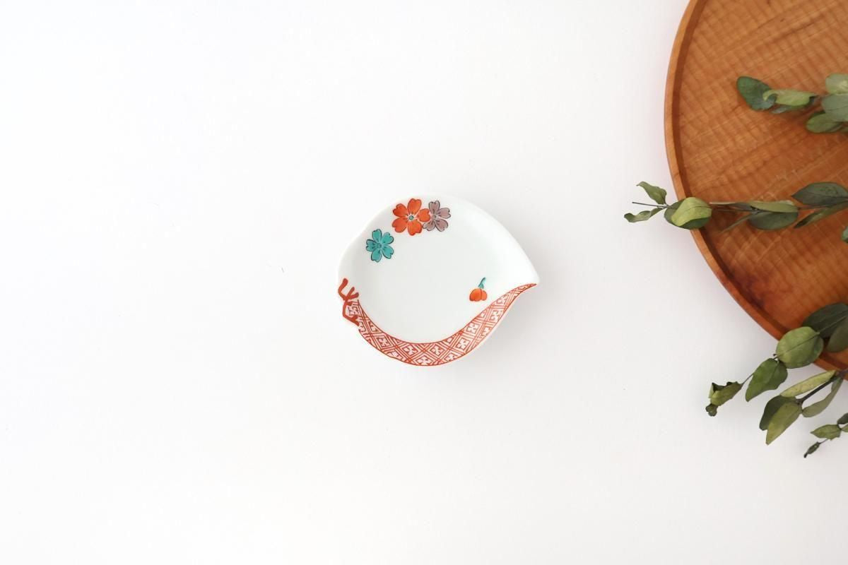 Peach-shaped Sauce Plate Red Cherry Blossom | Arita Ware
