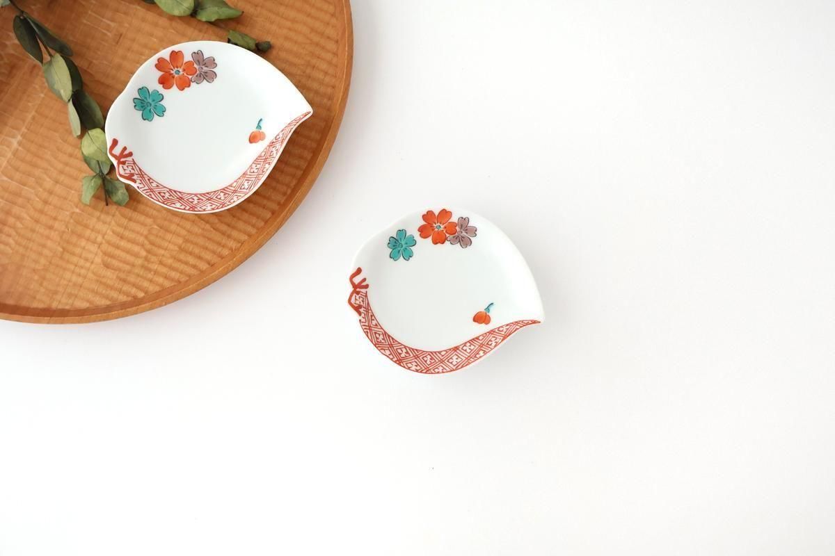 Peach-shaped Sauce Plate Red Cherry Blossom | Arita Ware