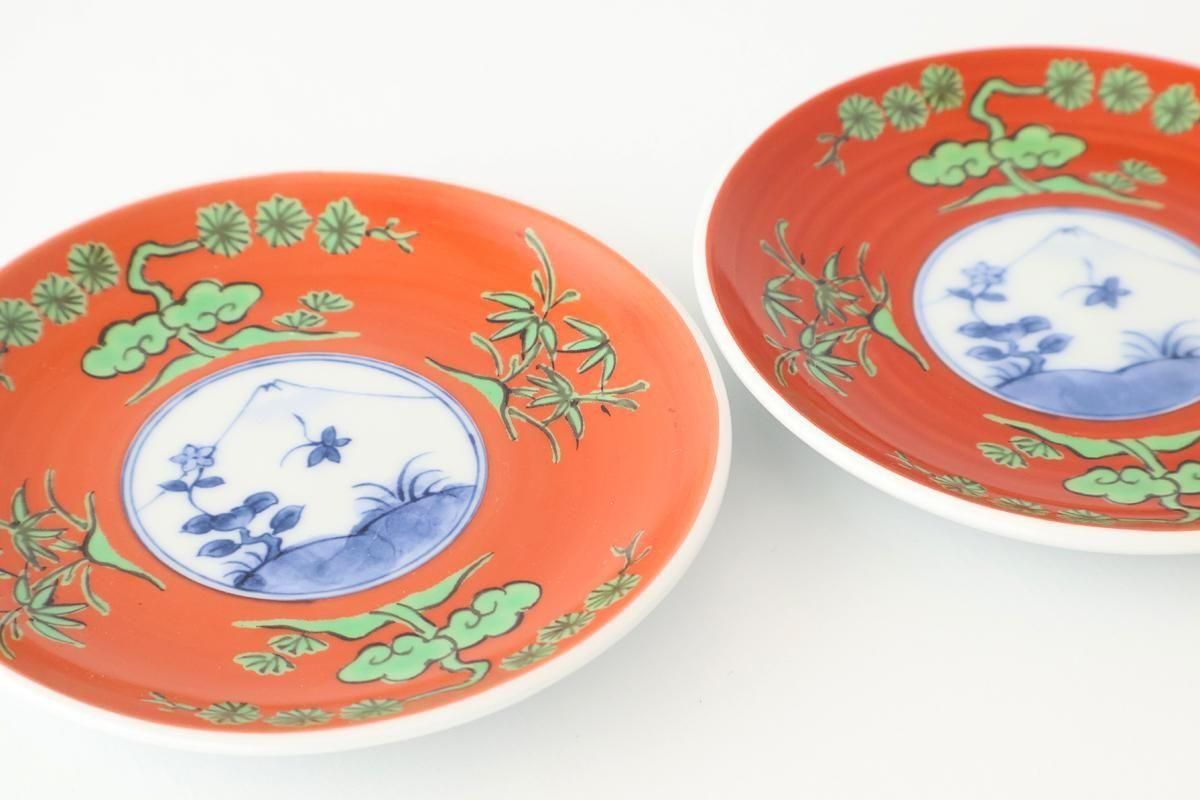 Round Sauce Plate Shochikubai and Mt.fuji | Arita Ware