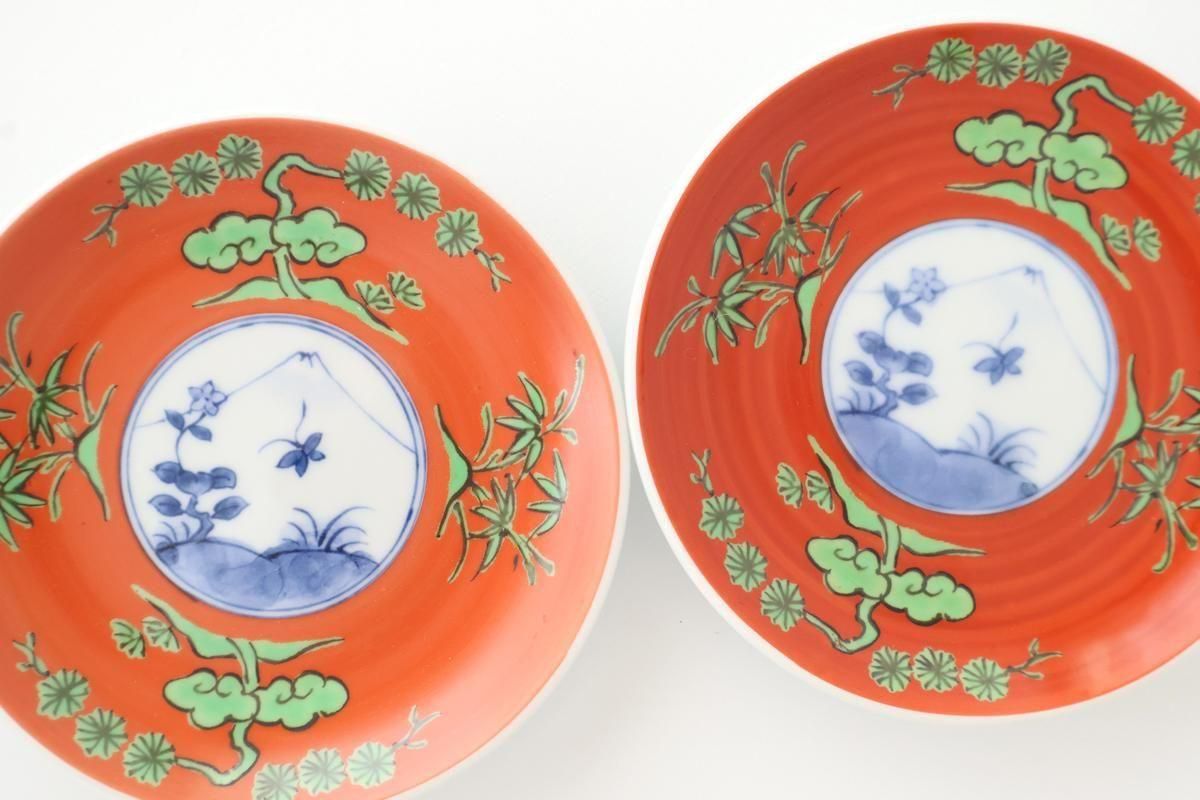 Round Sauce Plate Shochikubai and Mt.fuji | Arita Ware