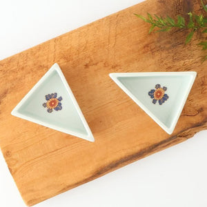 Rinkuro Kiln Triangle Bowl Chrysanthemum | Hasami Ware