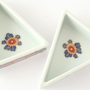 Rinkuro Kiln Triangle Bowl Chrysanthemum | Hasami Ware
