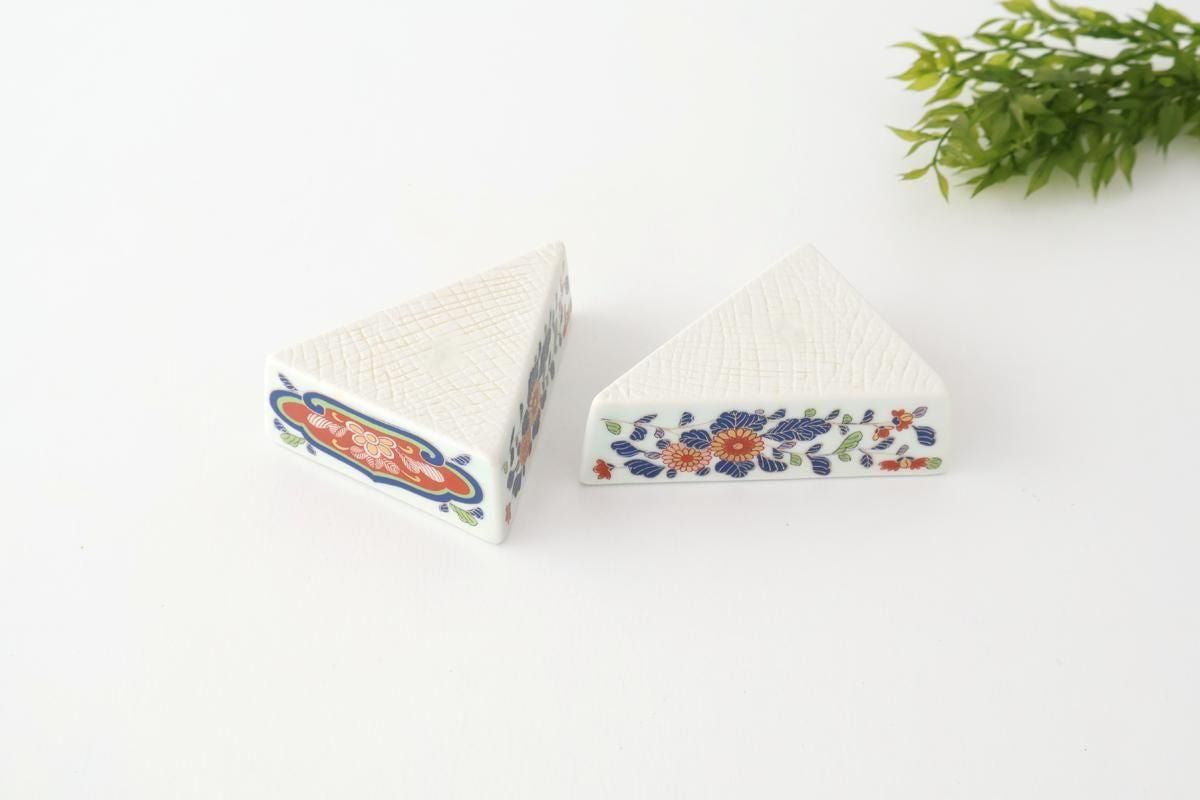 Rinkuro Kiln Triangle Bowl Chrysanthemum | Hasami Ware