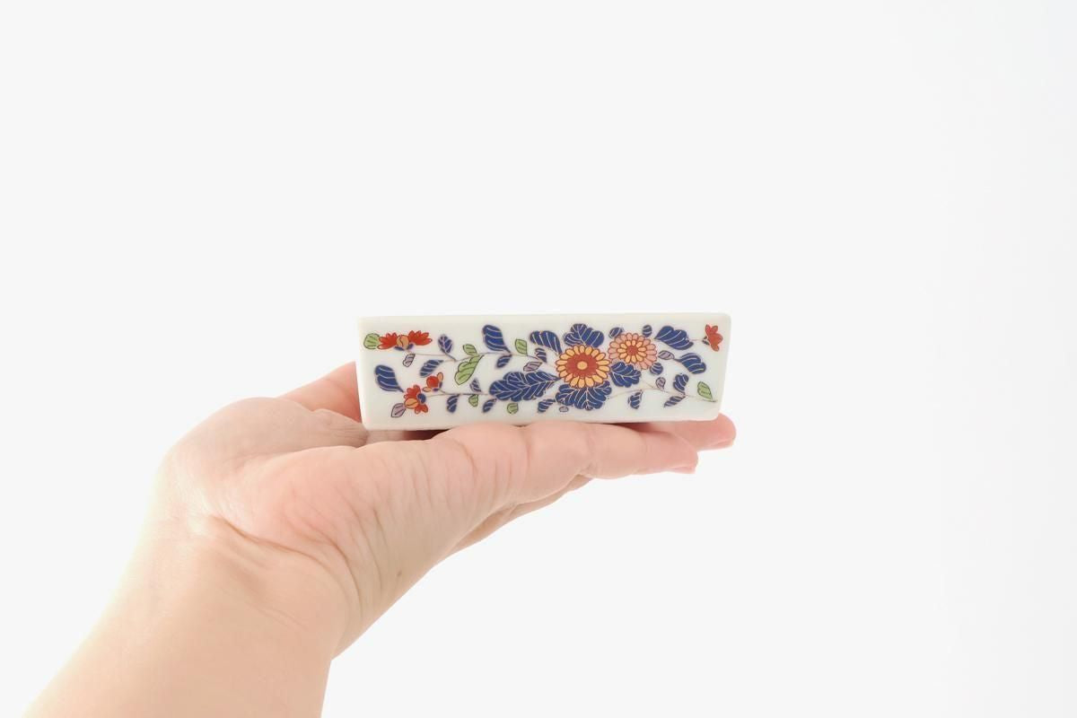 Rinkuro Kiln Triangle Bowl Chrysanthemum | Hasami Ware