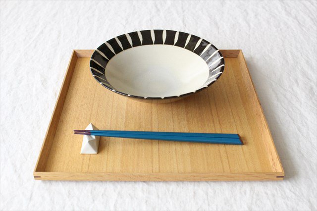 Large bowl, Fuchikurojukusa pottery, Mino ware
