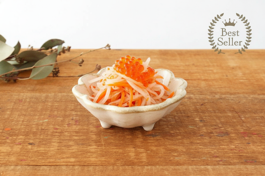 Small Bowl White Chrysanthemum 9cm/3.5in | Kobachi Mino Ware