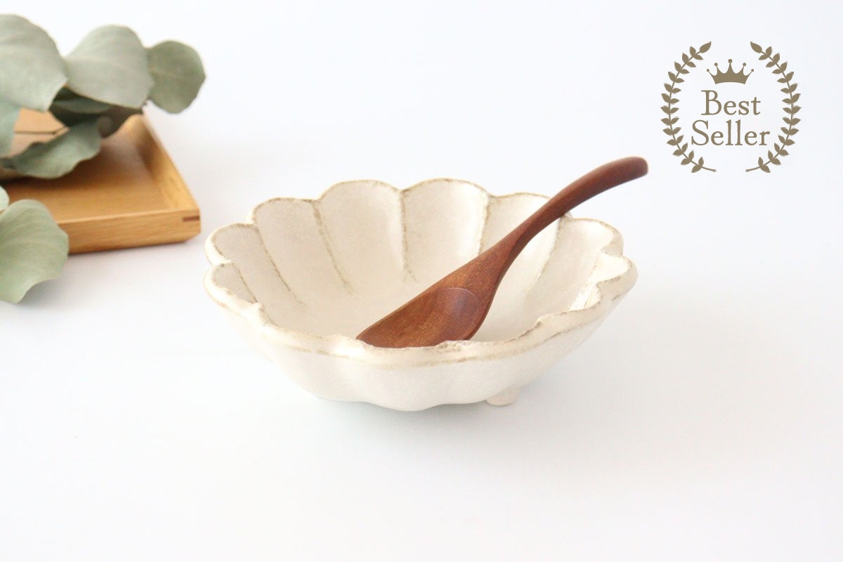 Chrysanthemum-shaped Bowl White 18cm/7.1in | Serving Bowl Mino Ware