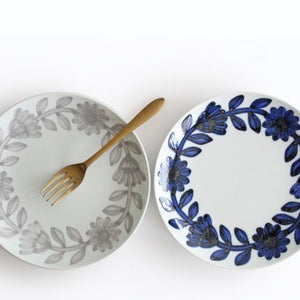 Round Plate Navy Daisy 22cm/8.6in | Hasami Ware