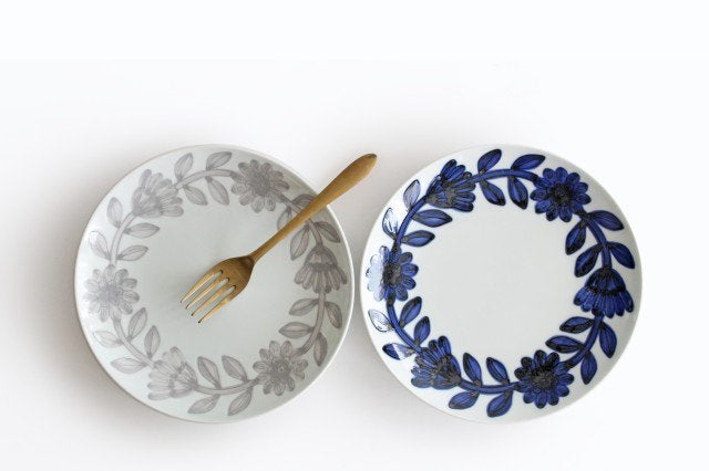 Round Plate Navy Daisy 22cm/8.6in | Hasami Ware