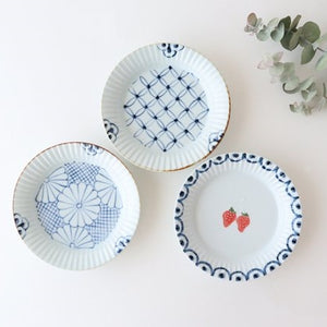 Round Deep Plate Blue Chrysanthemum | Arita Ware