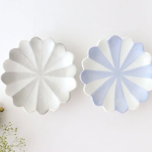 Chrysanthemum-shaped Sauce Plate Gray | Arita Ware