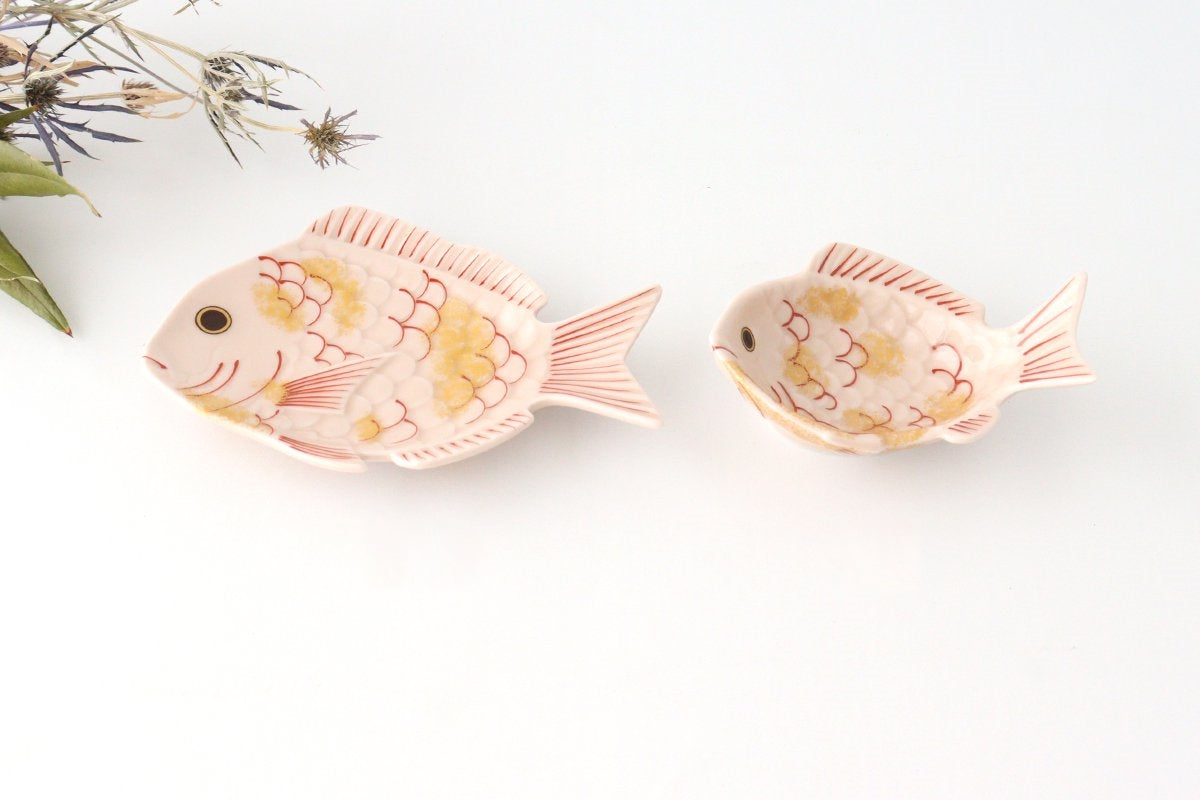 Sea bream-shaped Small Plate Pink and Gold｜Arita Ware