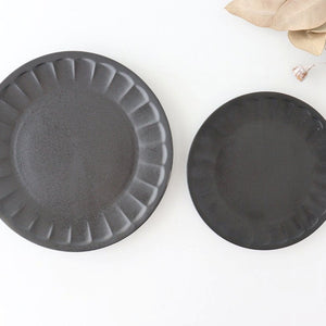 Flower-shaped Plate Matte Black L | Mino Ware