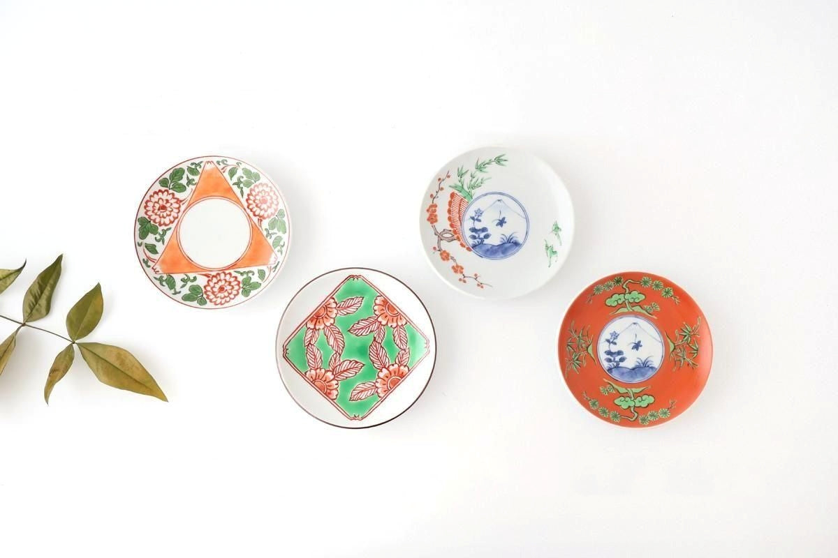 Round Sauce Plate Mt. Fuji and Chrysanthemums | Arita Ware